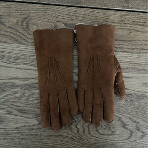 Elegant Chester Jefferies Gloves